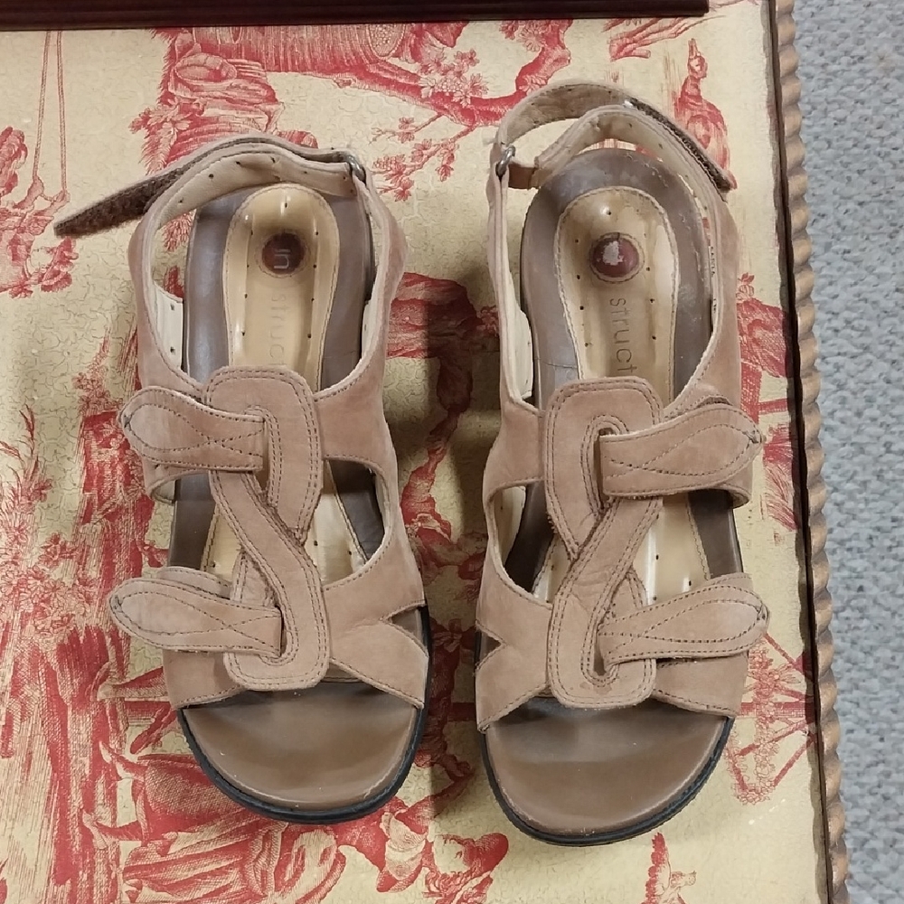 Unstructured Clarks Tan Leather Sandals